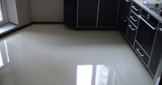 Наливной пол на кухне Выборг, цена от 893 руб.